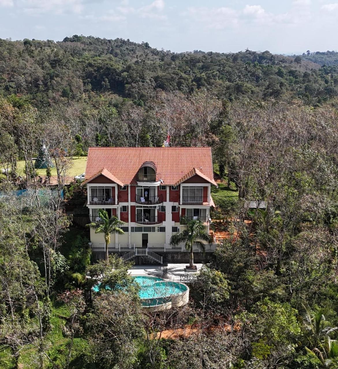Serene Crest Resort Mananthavady Buitenkant foto